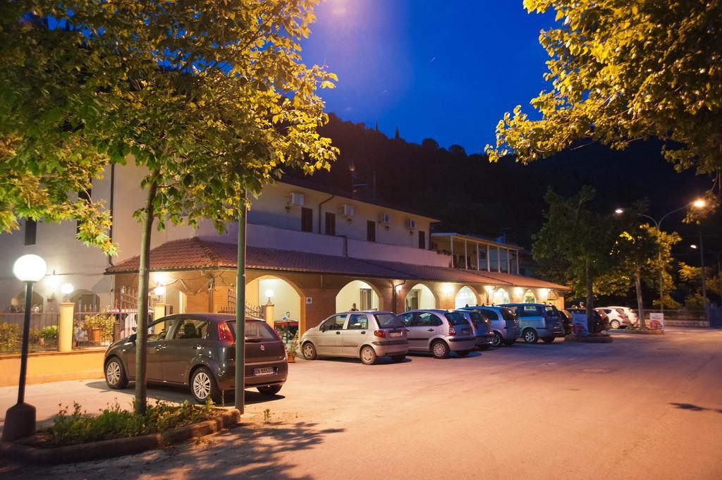 Albergo Magrini della Genga Genga  Bagian luar foto