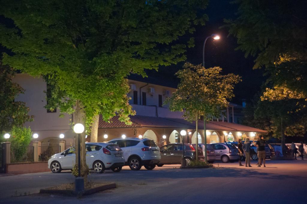 Albergo Magrini della Genga Genga  Bagian luar foto