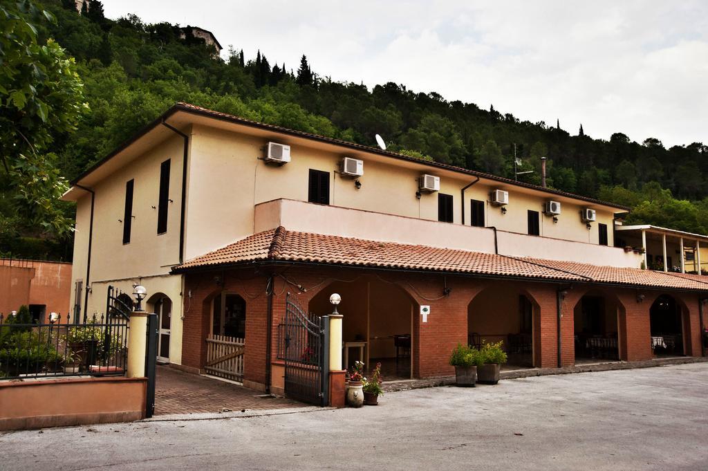Albergo Magrini della Genga Genga  Bagian luar foto
