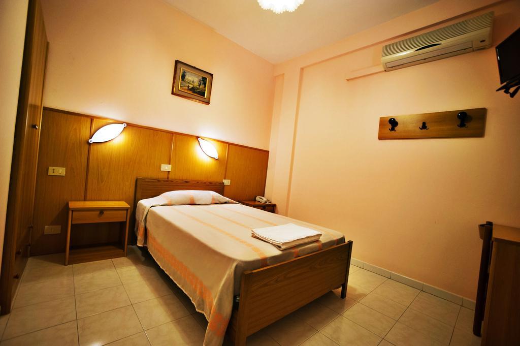 Albergo Magrini della Genga Genga  Ruang foto
