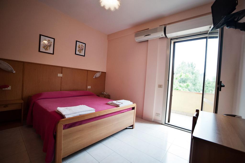 Albergo Magrini della Genga Genga  Ruang foto