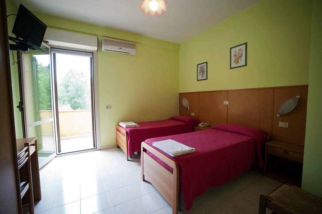 Albergo Magrini della Genga Genga  Ruang foto