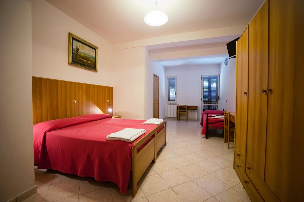 Albergo Magrini della Genga Genga  Ruang foto
